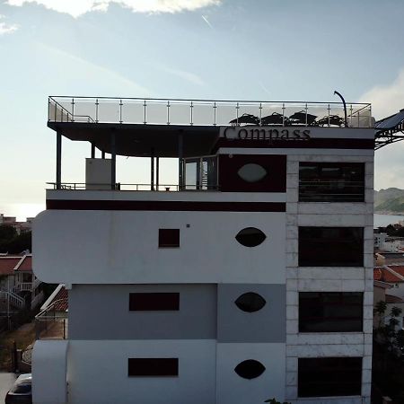 דוברה וודה Compass Aparthotel מראה חיצוני תמונה
