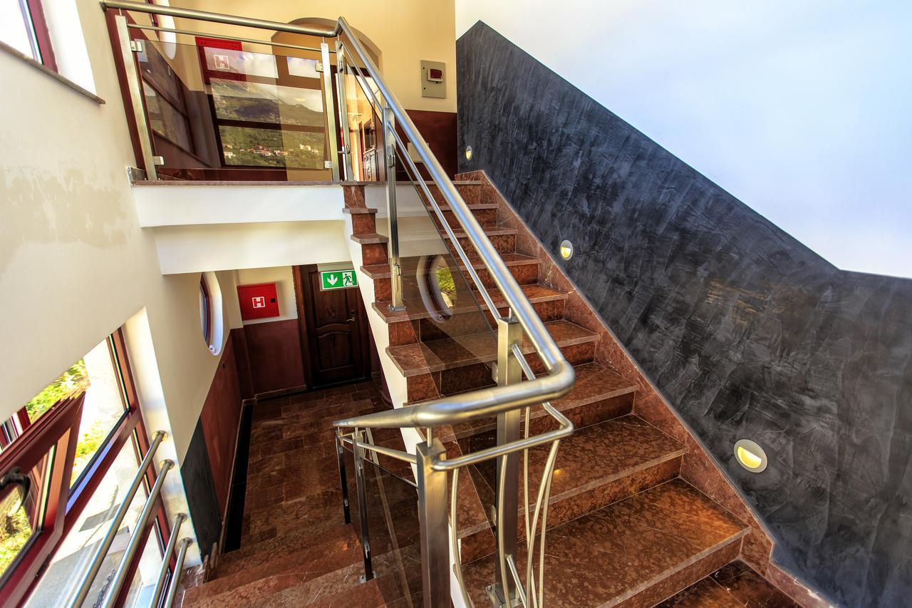 דוברה וודה Compass Aparthotel מראה חיצוני תמונה