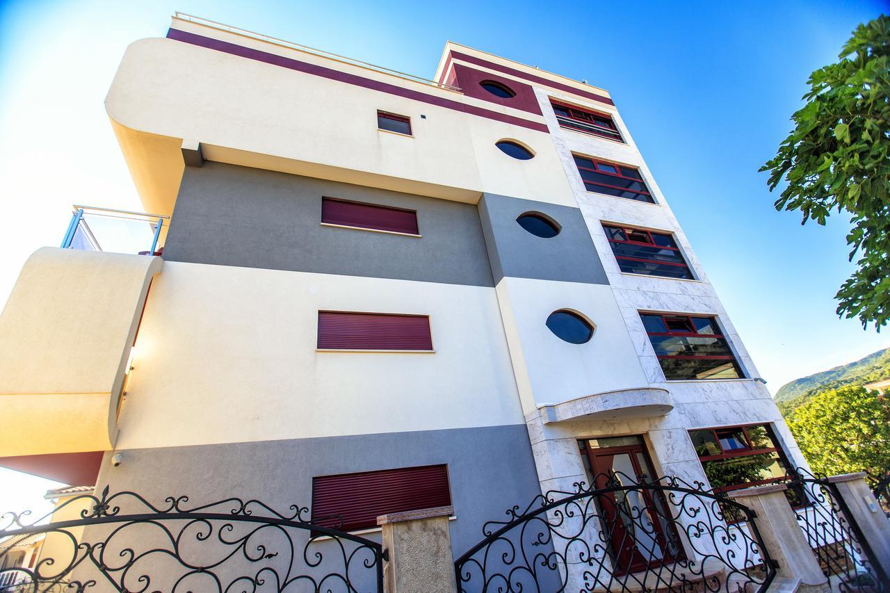 דוברה וודה Compass Aparthotel מראה חיצוני תמונה