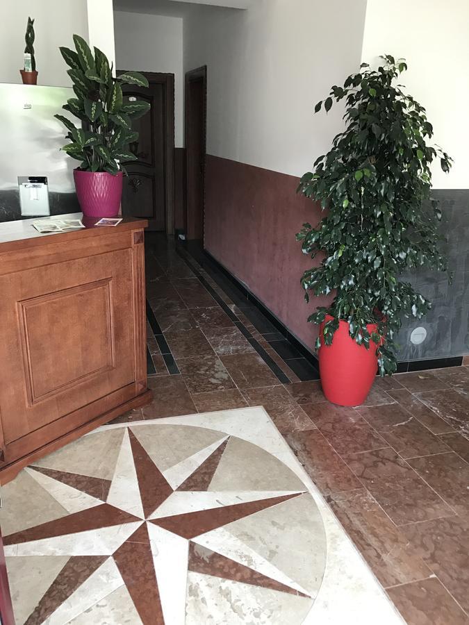 דוברה וודה Compass Aparthotel מראה חיצוני תמונה