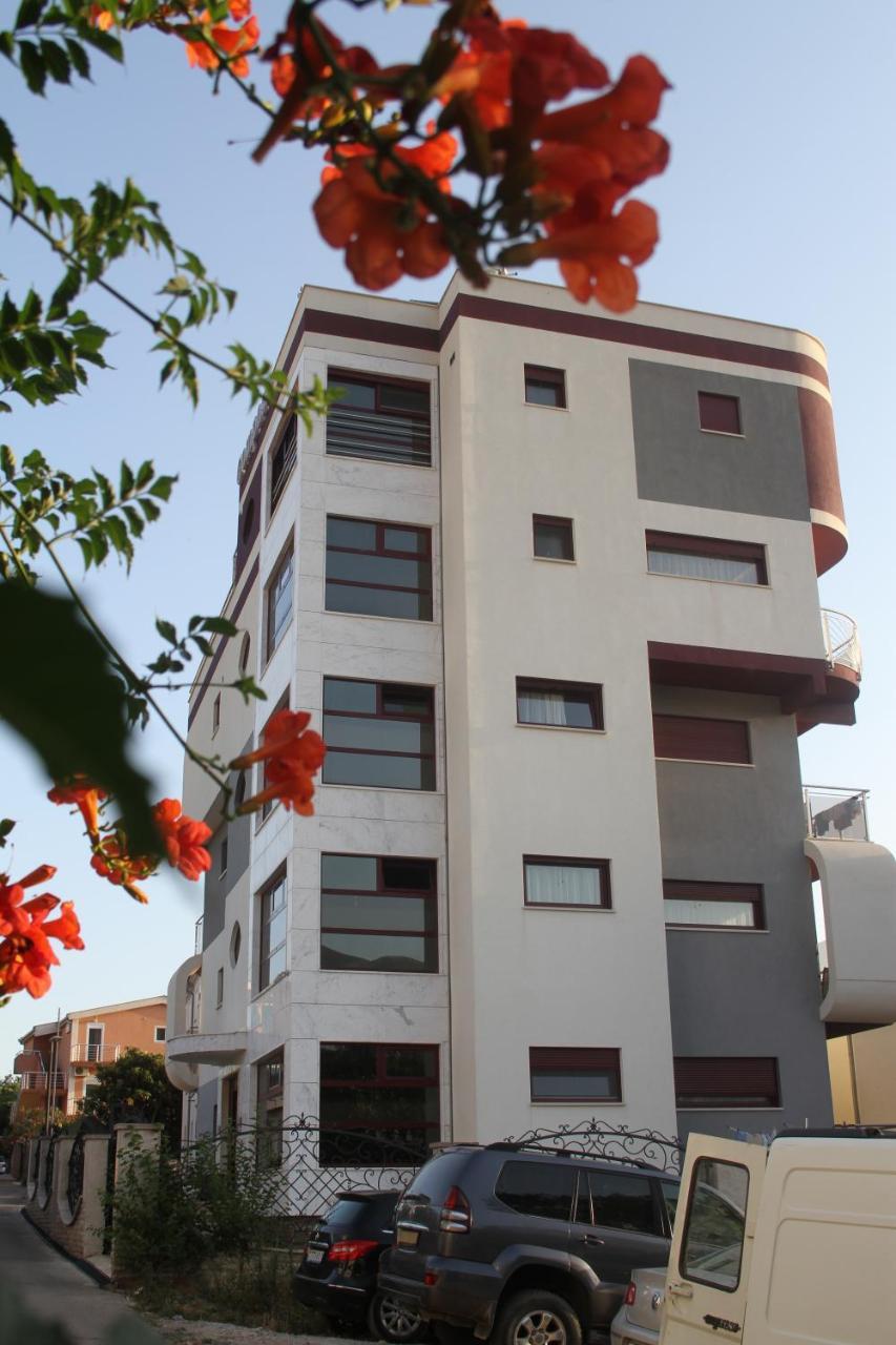 דוברה וודה Compass Aparthotel מראה חיצוני תמונה